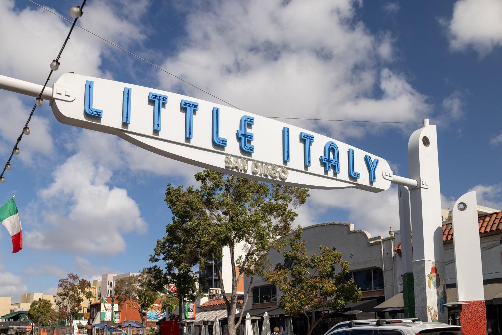 Kasa Little Italy Apartment